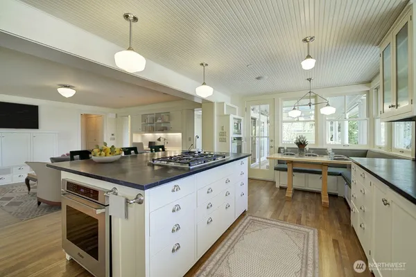 $14,000 | 1645 Rambling Lane, Medina, WA 98039