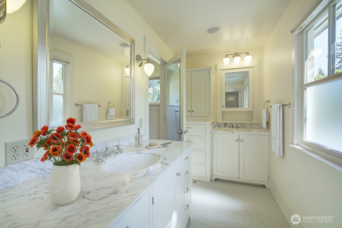 1645 Rambling Lane Medina, WA 98039 - Photo 26 of 40