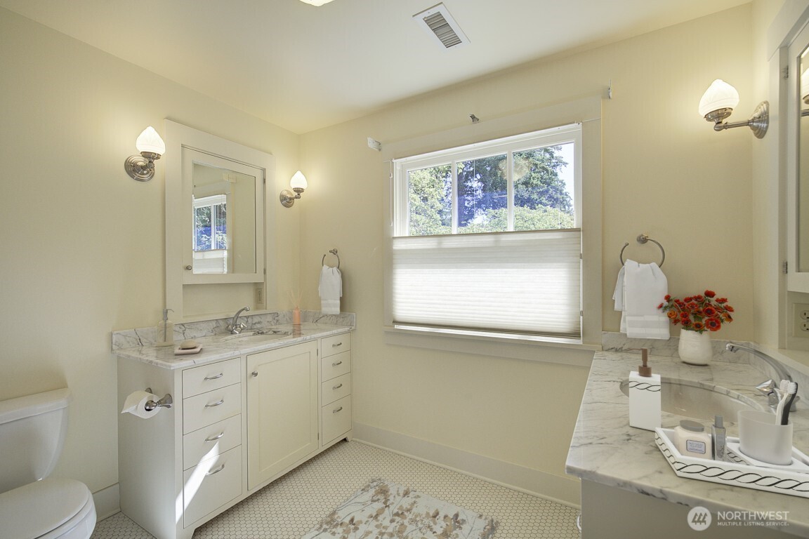 1645 Rambling Lane Medina, WA 98039 - Photo 30 of 40