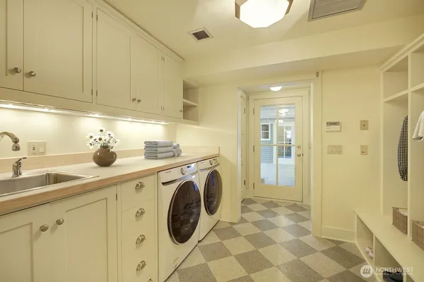 $14,000 | 1645 Rambling Lane, Medina, WA 98039