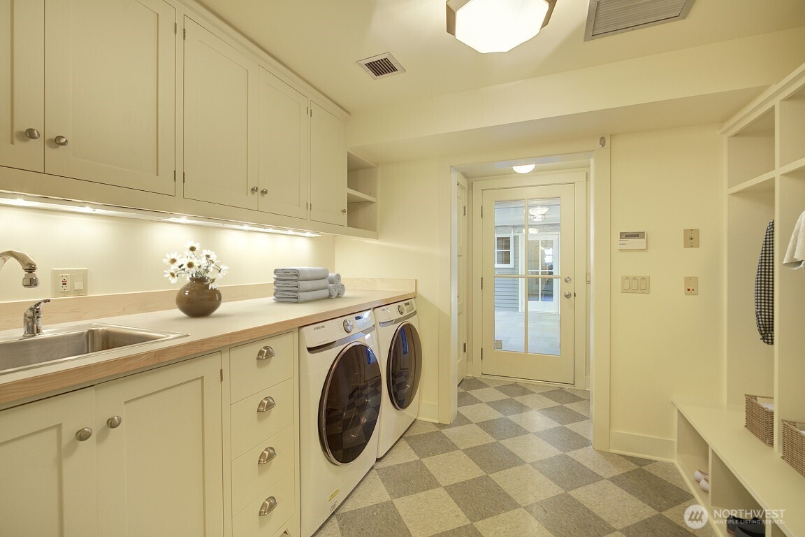 1645 Rambling Lane Medina, WA 98039 - Photo 36 of 40