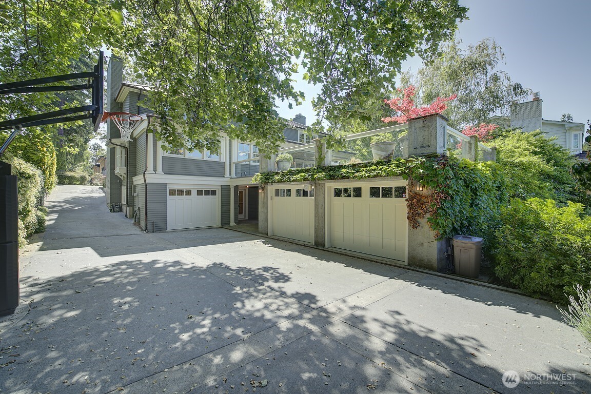 1645 Rambling Lane Medina, WA 98039 - Photo 37 of 40