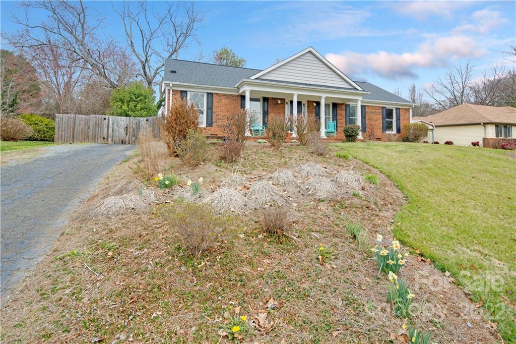 7325 Fox Hunt Road Charlotte, NC 28212 - Photo 4 of 37 Gallery Image 4