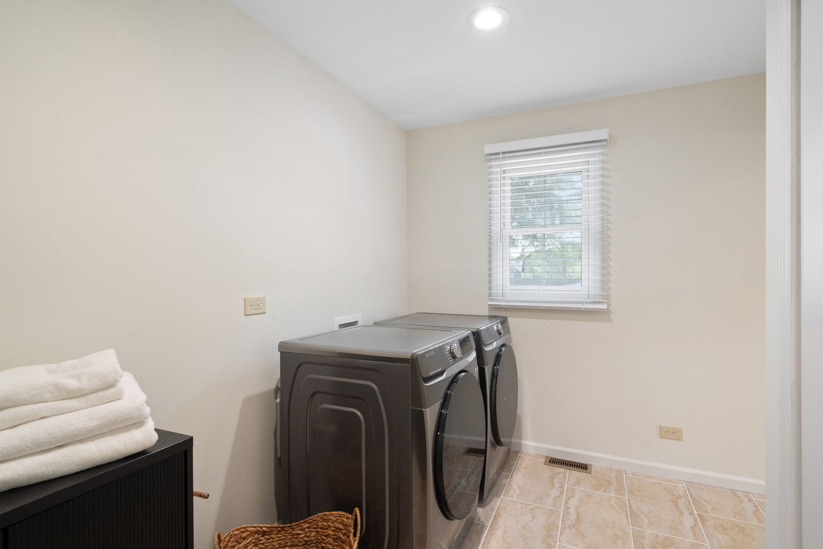 404 West Naperville Road Westmont, IL 60559 - Photo 17 of 30 Gallery Image 17