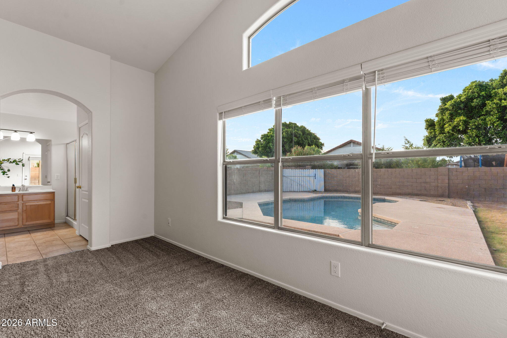 2132 East Smoke Tree Road Gilbert, AZ 85296 - Photo 16 of 32 28_primary-bedroom