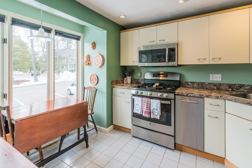 11 Deer Path, Unit 1 Maynard, MA 01754 - Photo 3 of 13