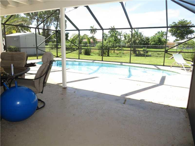 4570 Avalon Street Boca Raton, FL 33428 - Photo 12 of 16 Patio/Deck