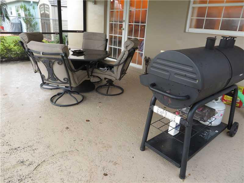 4570 Avalon Street Boca Raton, FL 33428 - Photo 14 of 16 Parking Lot/Garage