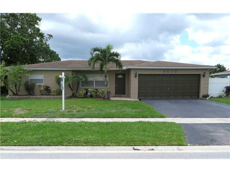 4570 Avalon Street Boca Raton, FL 33428 - Photo 2 of 16 Exterior Front