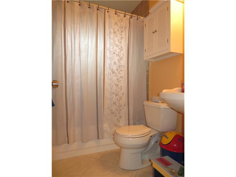 4570 Avalon Street Boca Raton, FL 33428 - Photo 8 of 16 Bathroom