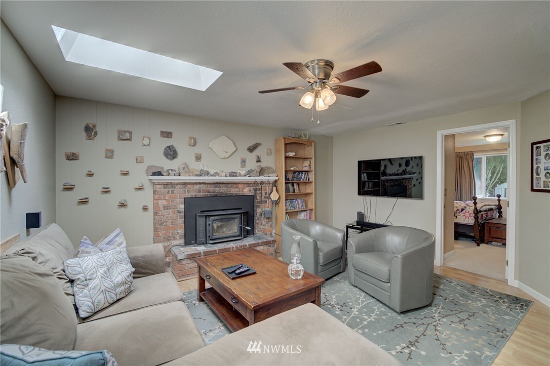 18609 North Road Bothell, WA 98012 - Photo 9 of 16