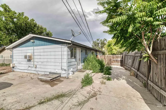 $305,000 | 345-347 Northwest 7th Street, Ontario, OR 97914