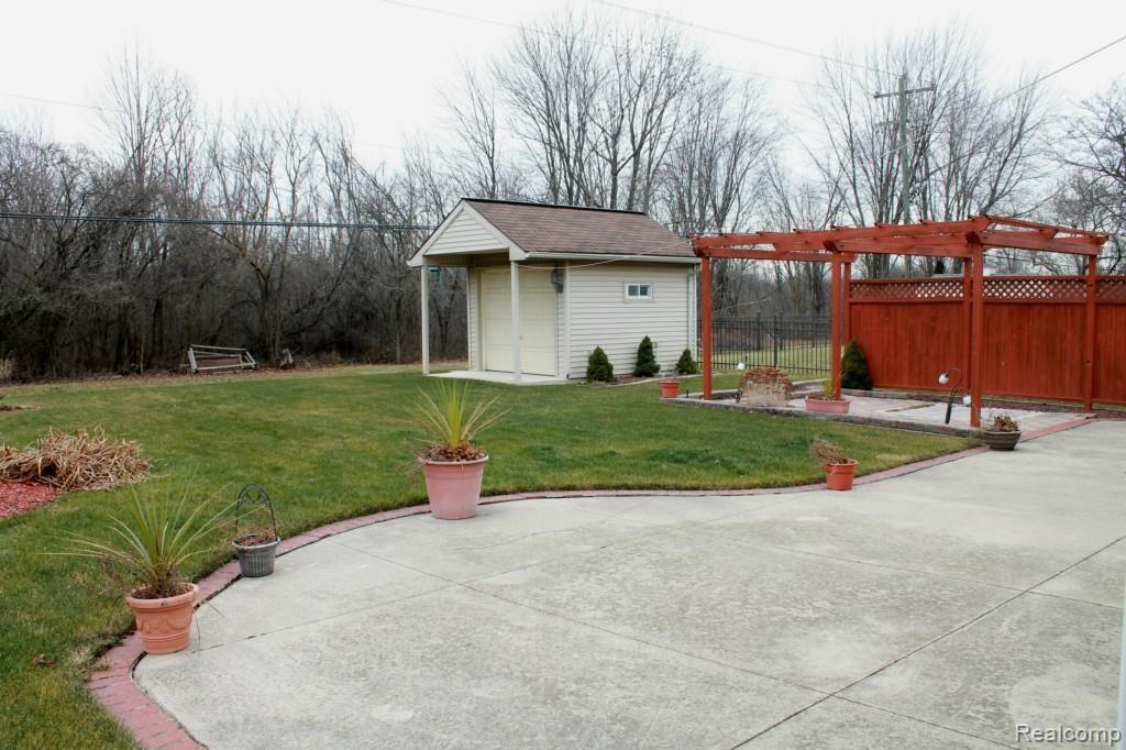 19416 Coachwood Road Riverview, MI 48193 - Photo 27 of 31 IMG_0333rv.jpg