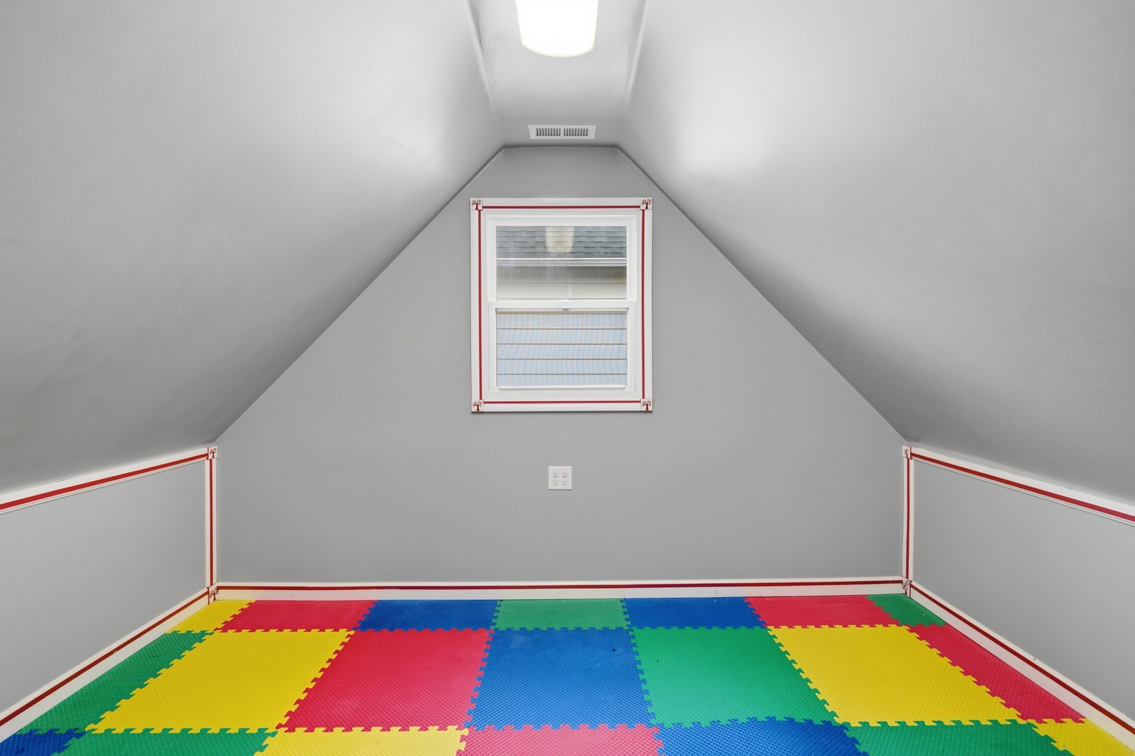 1847 10th Street Moline, IL 61265 - Photo 20 of 39 a room with pool and windows