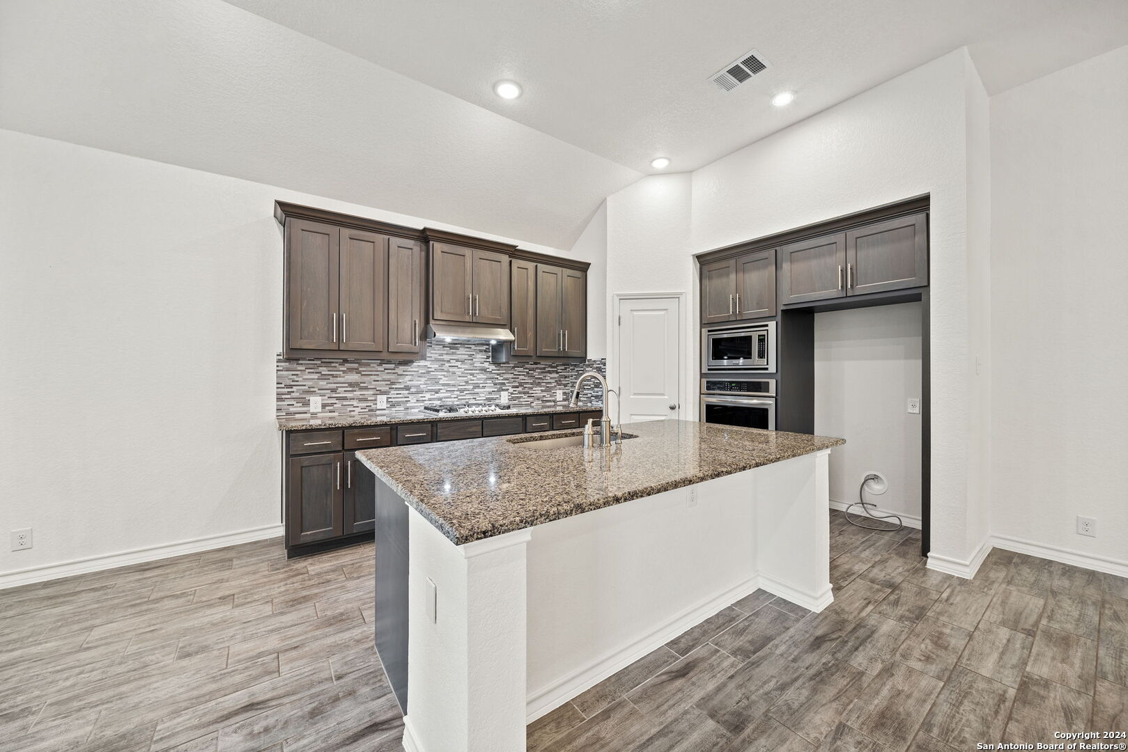 9767 Innes Place Boerne, TX 78006 - Photo 7 of 25