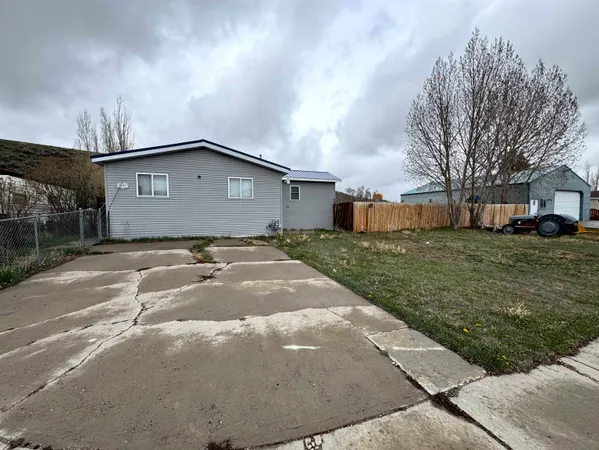 $225,000 | 1145 Coal Creek Drive, Diamondville, WY 83116