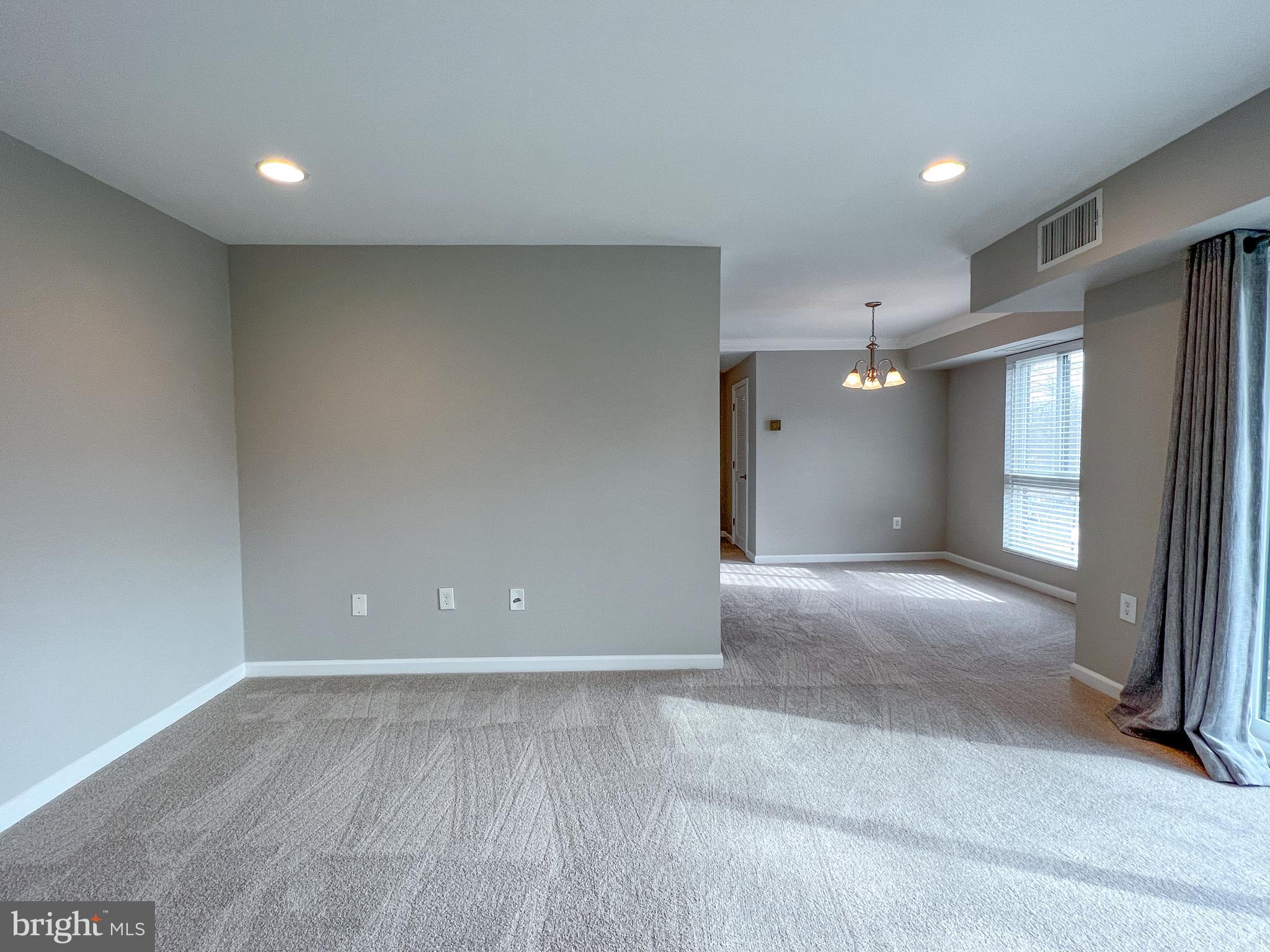 17804 Buehler Road, Unit 146 Olney, MD 20832 - Photo 6 of 31 Living Room with view to Dining/Kitchen