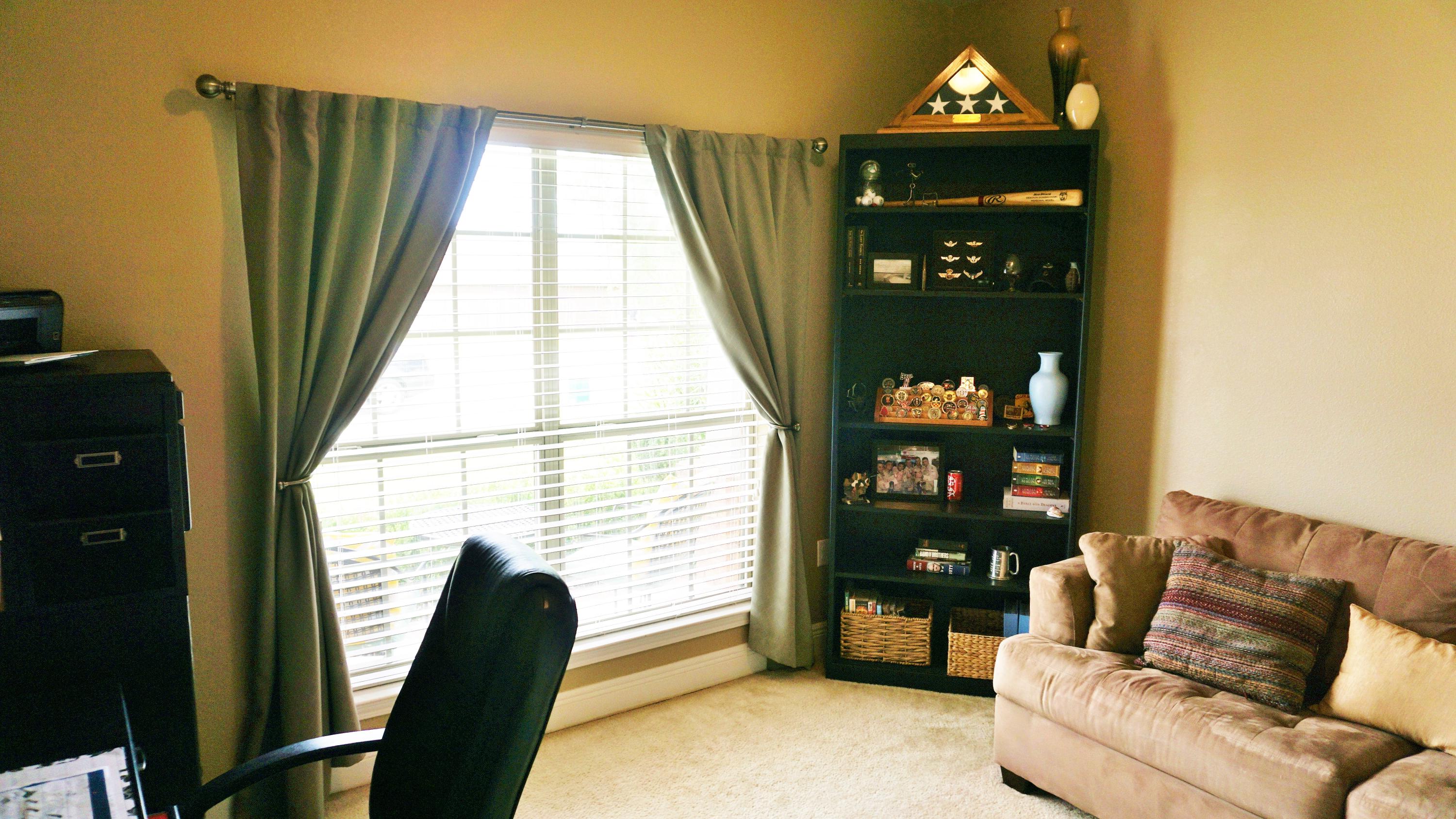 632 Red Fern Road Crestview, FL 32536 - Photo 33 of 36 a living room with furniture and a window