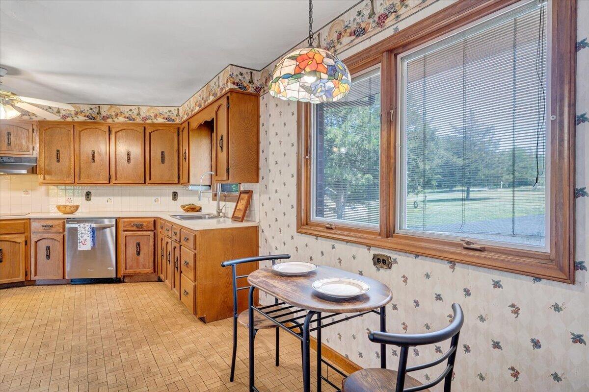 159 Windmere Trail Moneta, VA 24121 - Photo 22 of 88 Kitchen