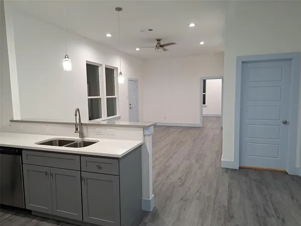 $2,400 | 3328 Noor Street, Dallas, TX 75233