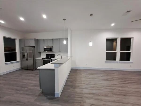 $2,400 | 3328 Noor Street, Dallas, TX 75233