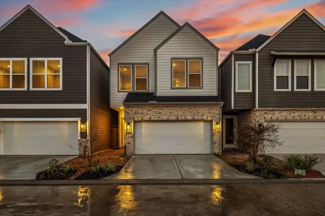 $304,700 | 11325 Stonework Grove Lane, Houston, TX 77076