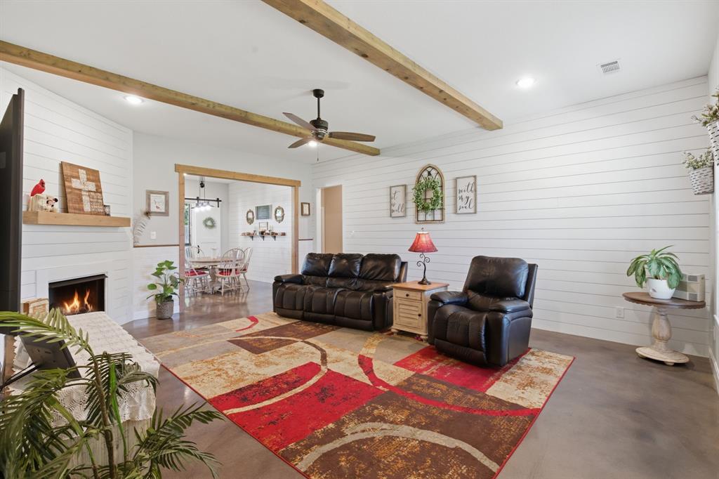 300 Mockingbird Lane Springtown, TX 76082 - Photo 9 of 32