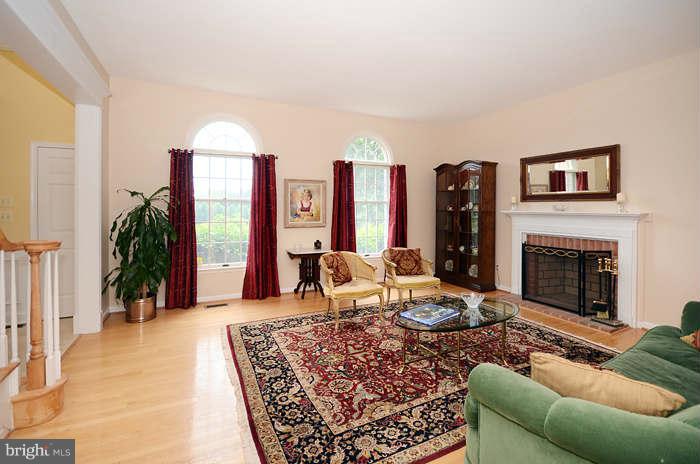 20112 Gunpowder Road Manchester, MD 21102 - Photo 11 of 23 Living Room