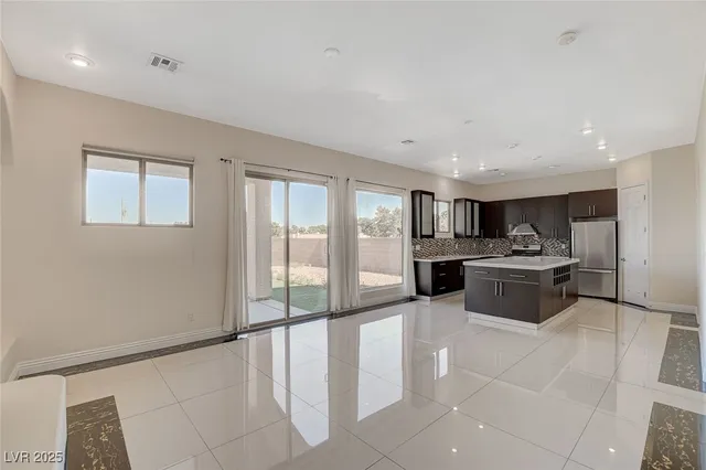 $3,100 | 2554 Regency Cove Court, Las Vegas, NV 89121