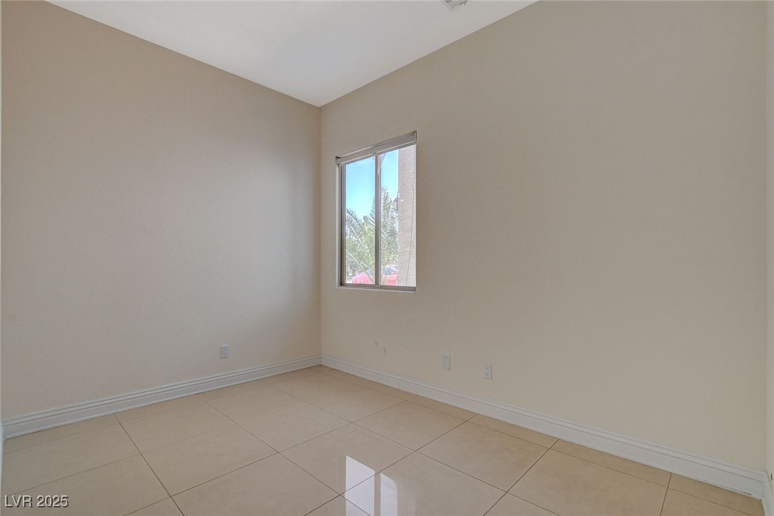 2554 Regency Cove Court Las Vegas, NV 89121 - Photo 18 of 39