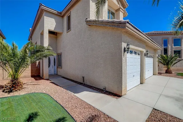 $3,100 | 2554 Regency Cove Court, Las Vegas, NV 89121