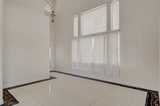 $3,100 | 2554 Regency Cove Court, Las Vegas, NV 89121