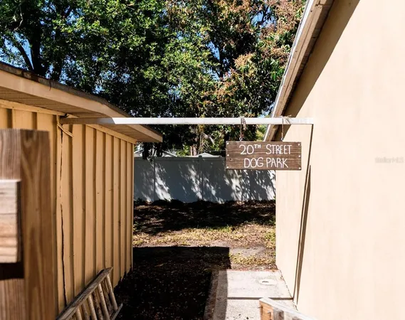 a view of entryway and hall