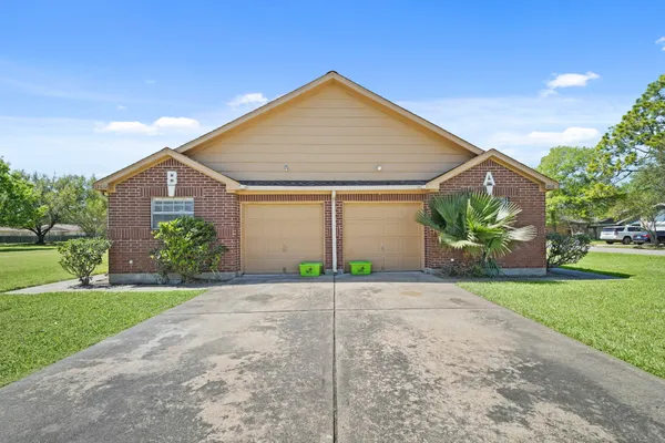 $1,625 | 12602 Folkcrest Way, Unit B, Stafford, TX 77477