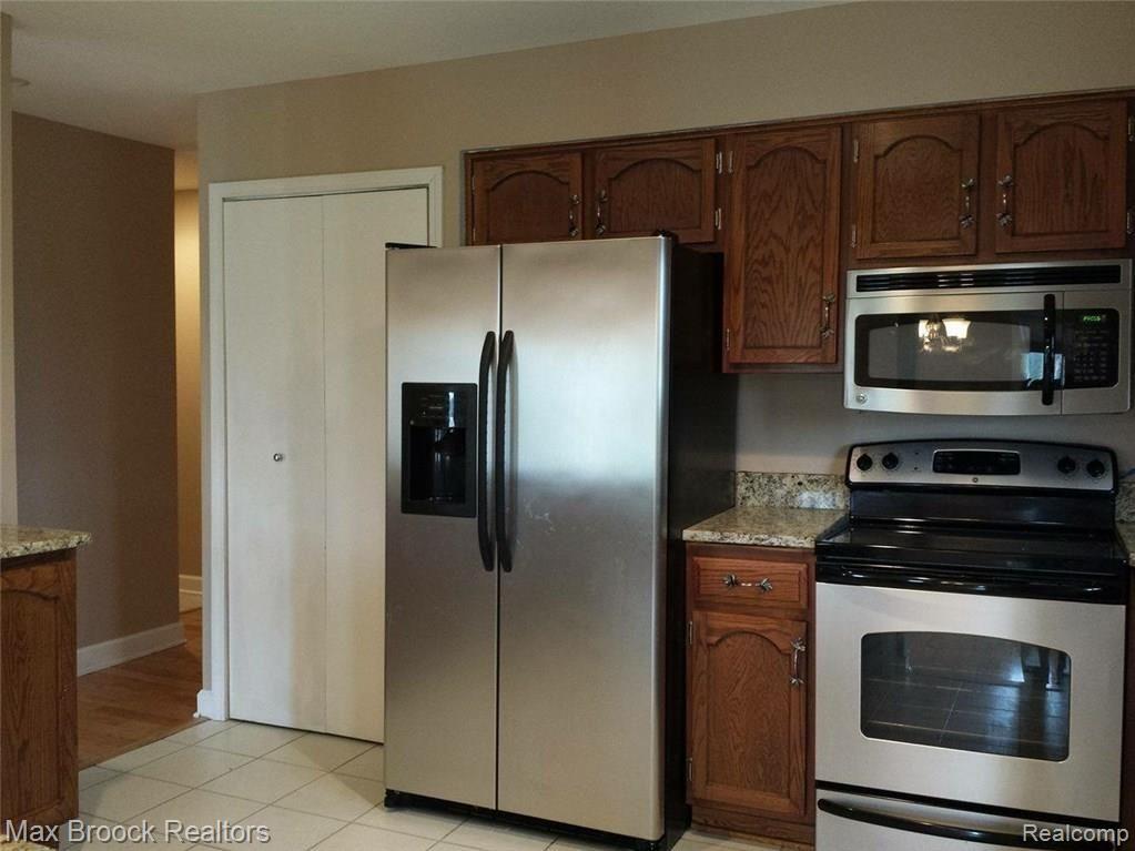 6666 Orion Road Rochester Hills, MI 48306 - Photo 7 of 8