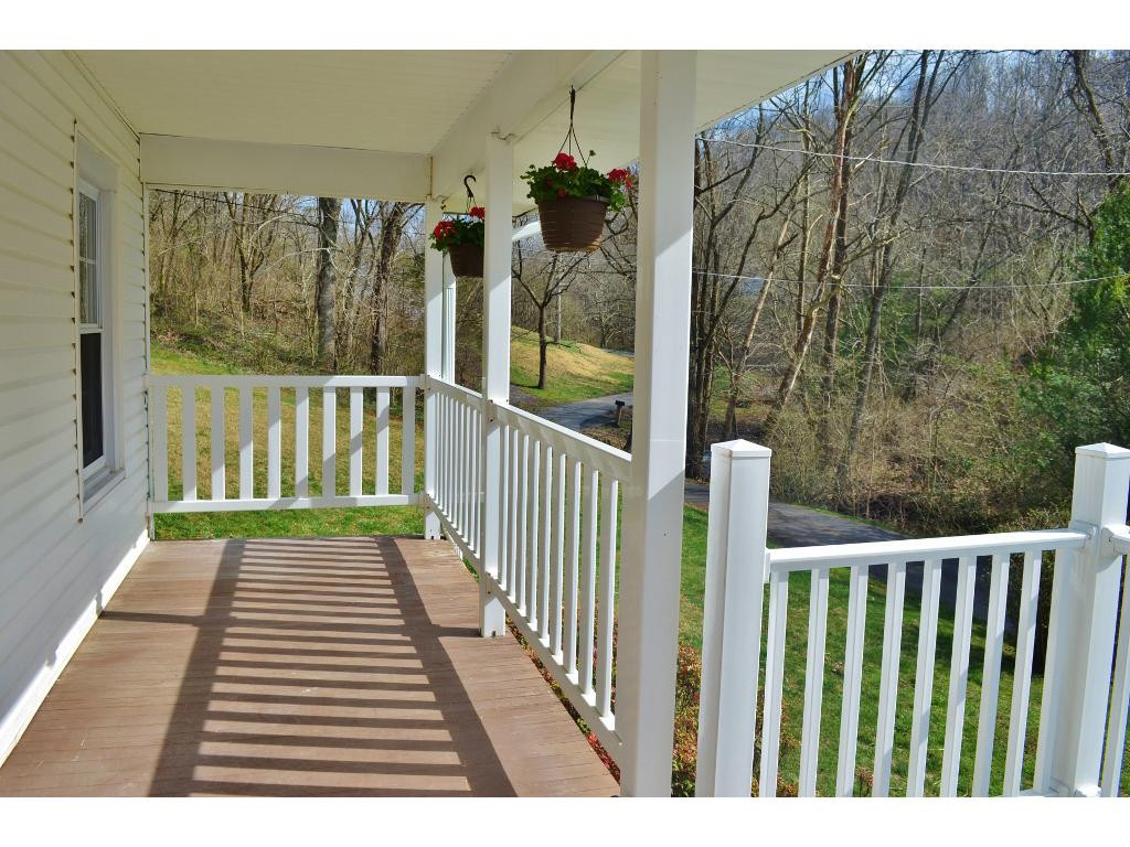 111 Water Plant Road Elizabethton, TN 37643 - Photo 3 of 36 Perfect for a Rocking Chair