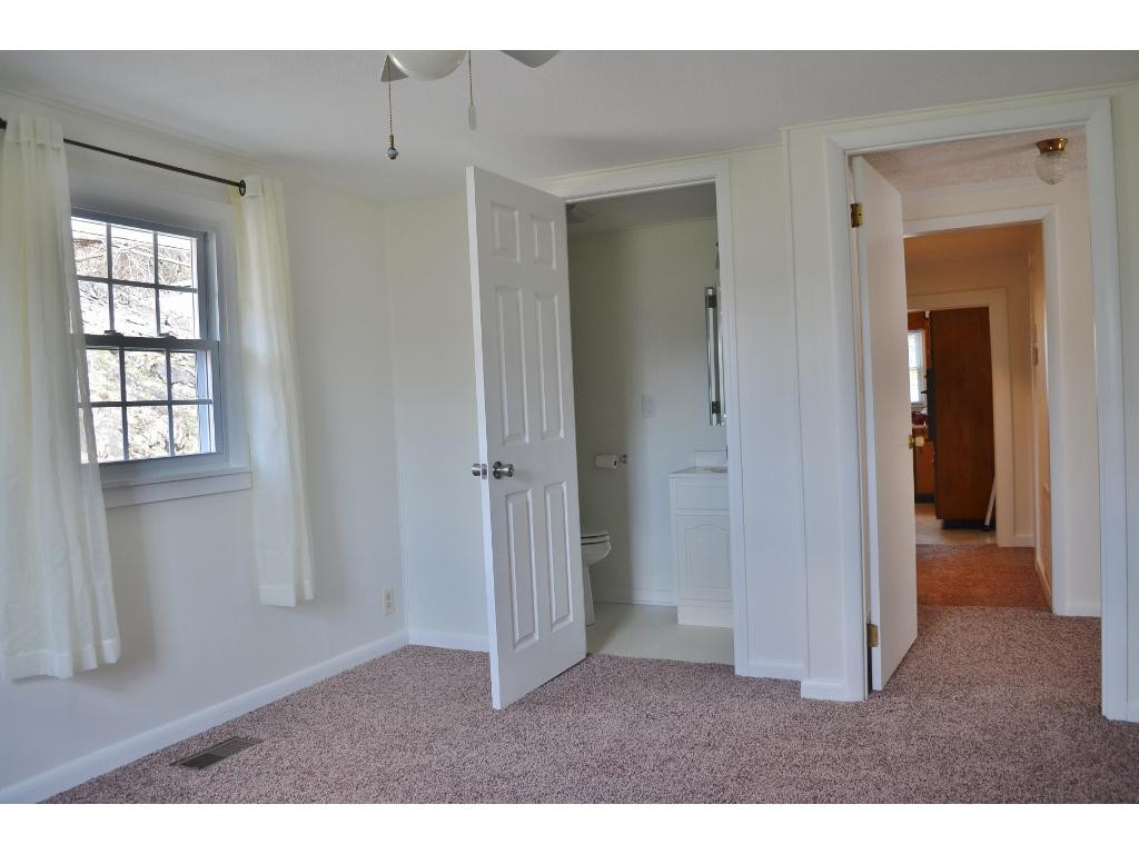 111 Water Plant Road Elizabethton, TN 37643 - Photo 10 of 36 Master has its own half bath