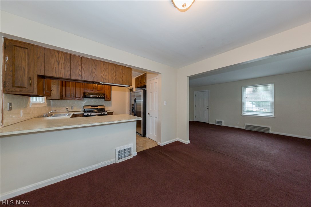 3351 Colwyn Road Cleveland, OH 44120 - Photo 7 of 22