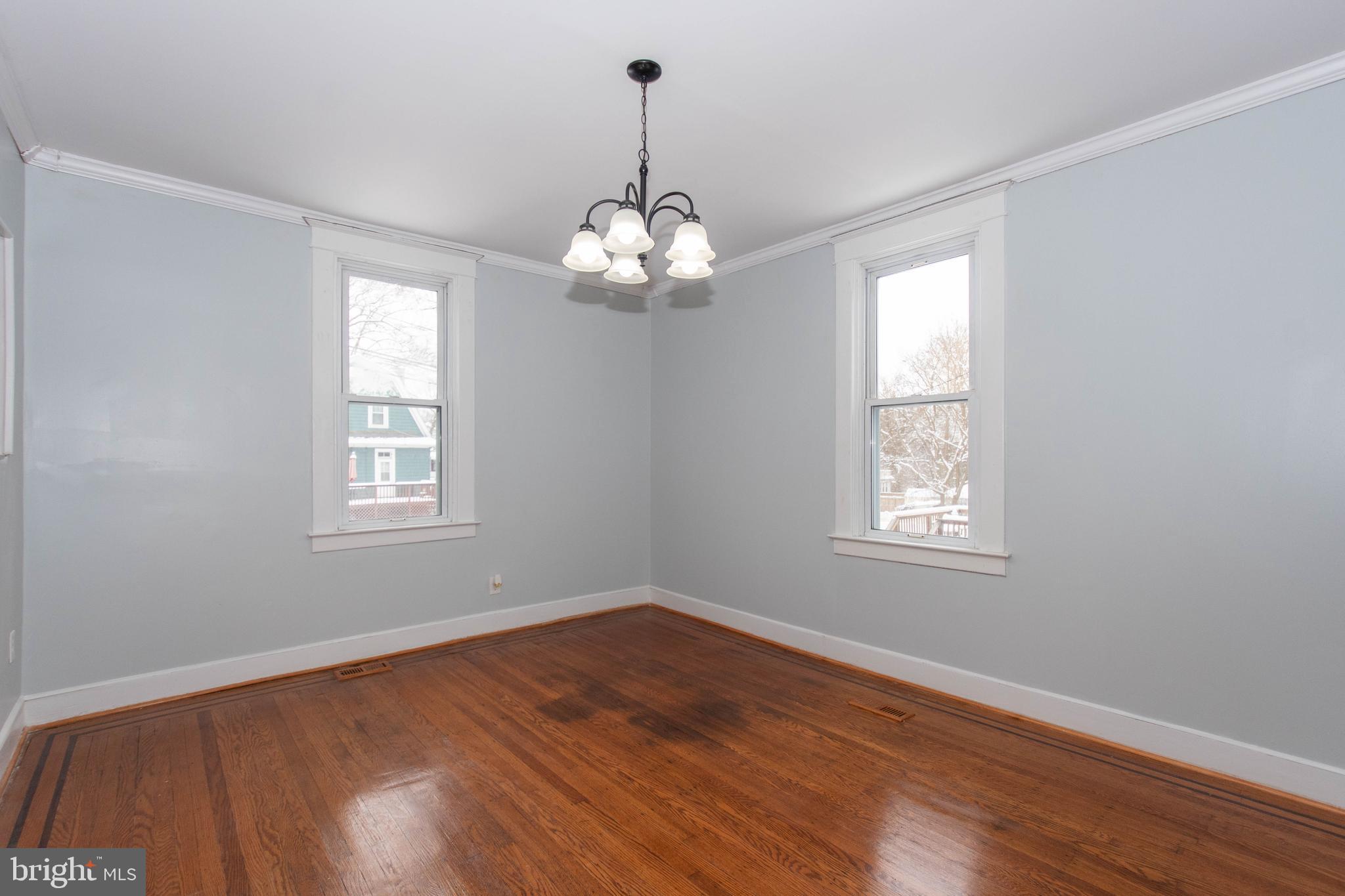 409 Kingston Road Baltimore, MD 21229 - Photo 11 of 48 Formal dining room