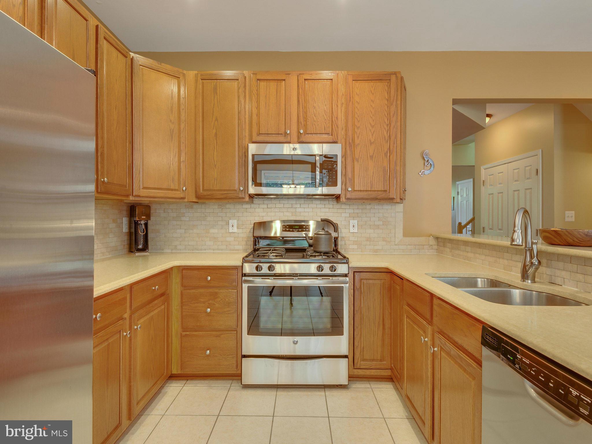 11131 Little Compton Drive Reston, VA 20191 - Photo 13 of 30 Kitchen