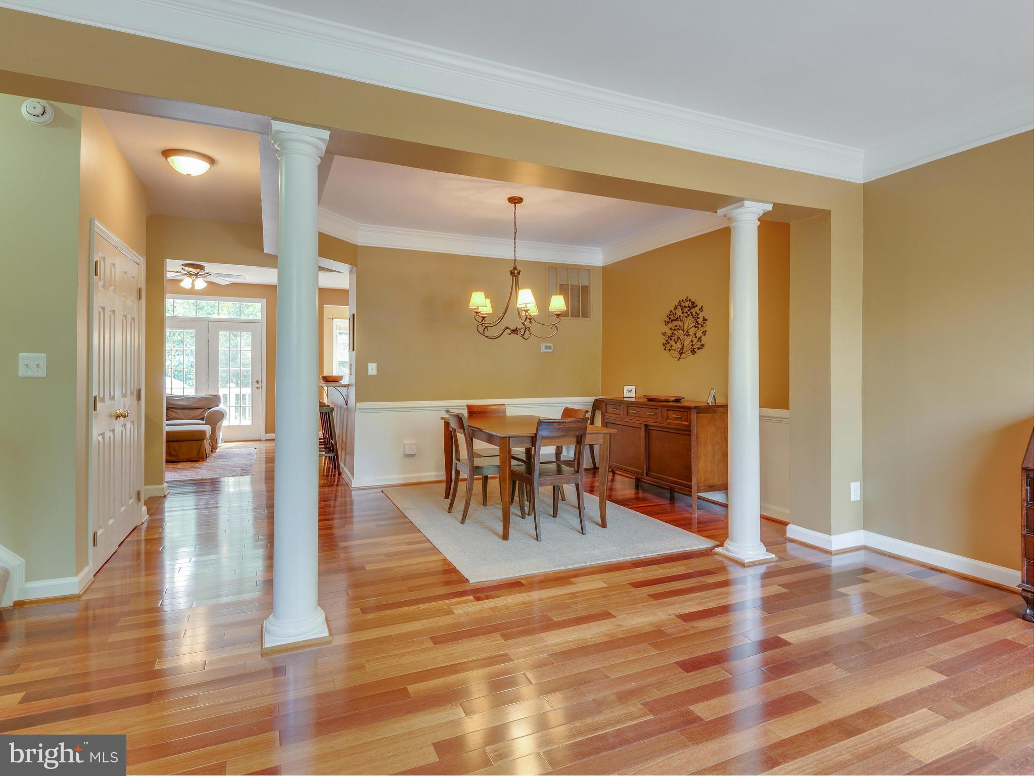 11131 Little Compton Drive Reston, VA 20191 - Photo 5 of 30 Living Room