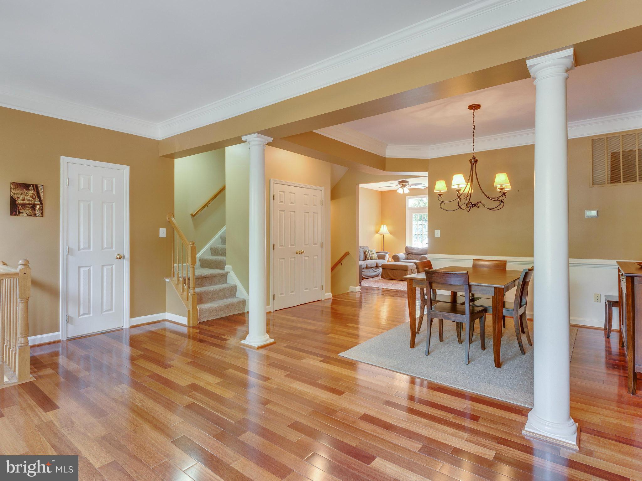 11131 Little Compton Drive Reston, VA 20191 - Photo 6 of 30 Living Room