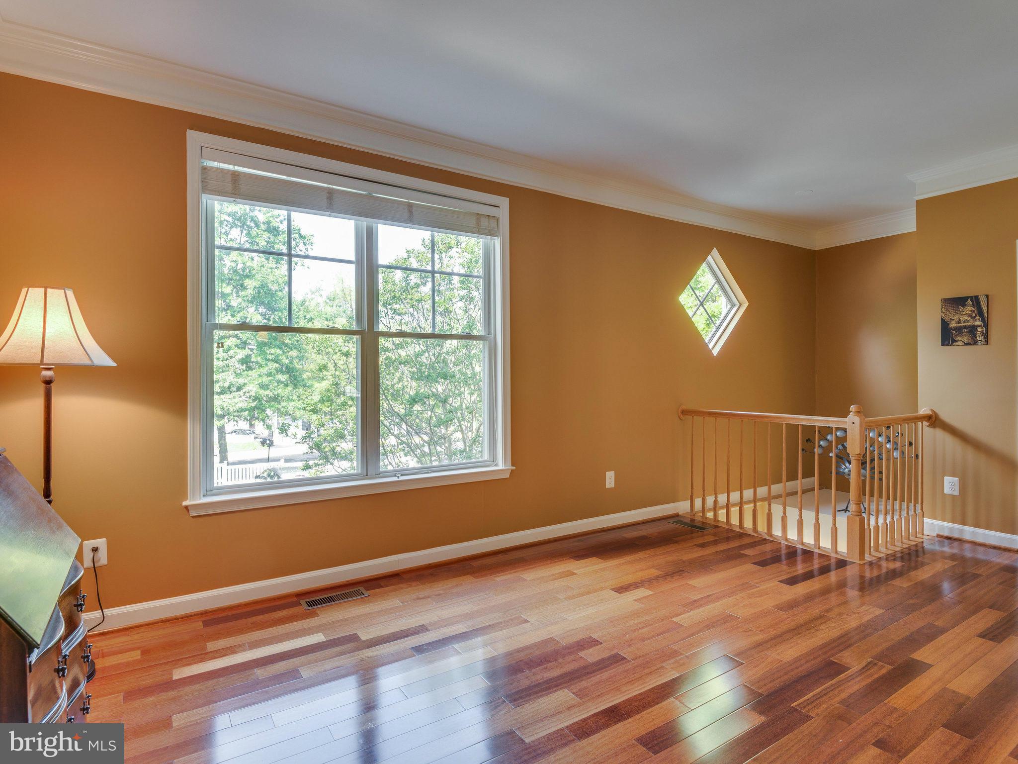 11131 Little Compton Drive Reston, VA 20191 - Photo 7 of 30 Living Room