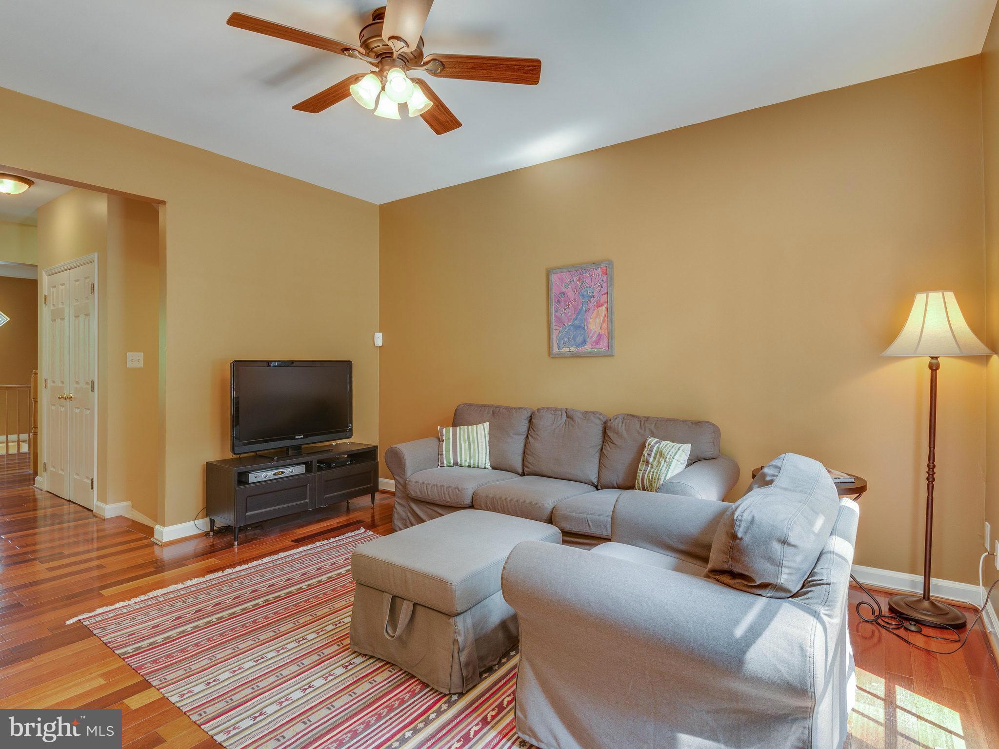 11131 Little Compton Drive Reston, VA 20191 - Photo 10 of 30 Family Room