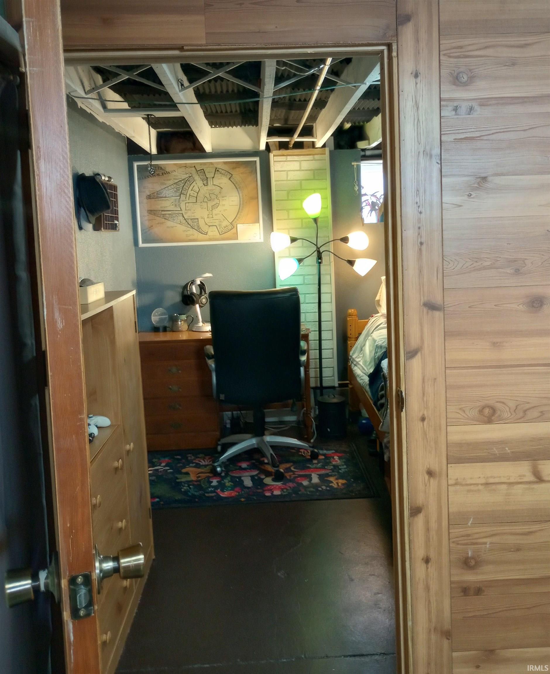 1508 Strand Road Fort Wayne, IN 46808 - Photo 29 of 49 Gallery Image 29