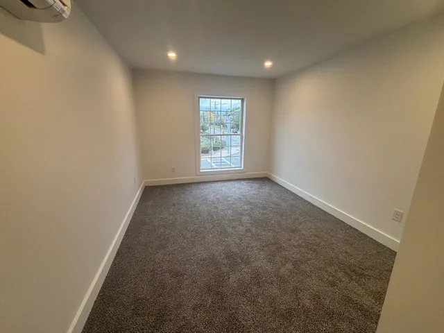 $2,000 | 676 Main Street, Unit 2A, Laconia, NH 03246