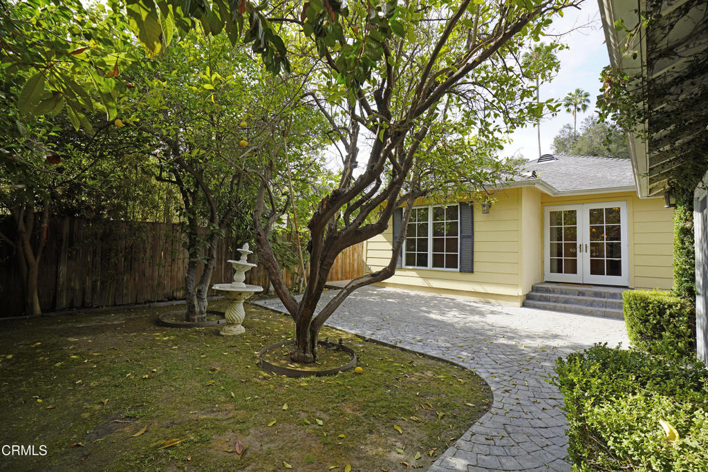 2340 Brigden Road Pasadena, CA 91104 - Photo 20 of 21 Backyard