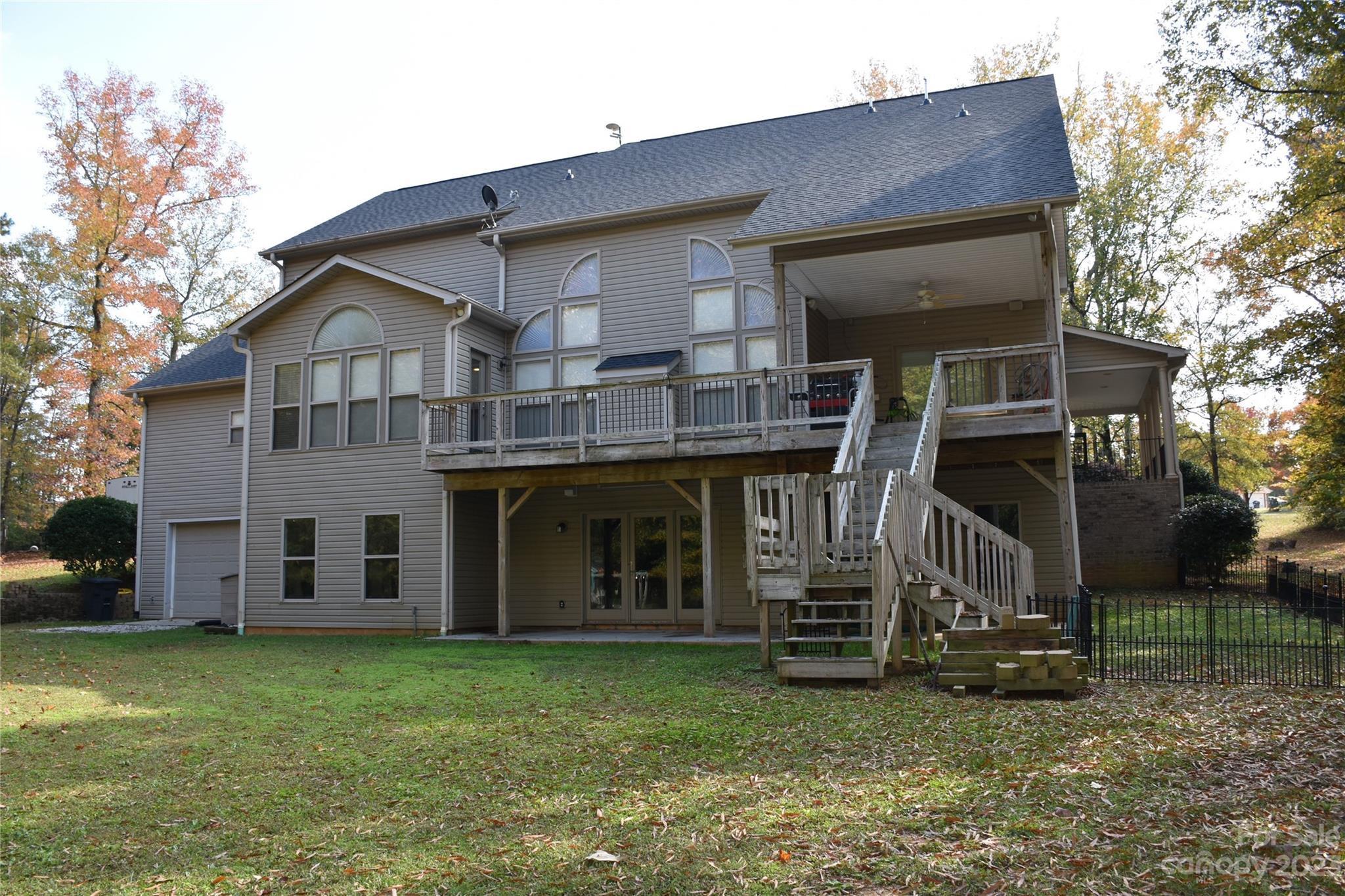 6100 Rehobeth Road Waxhaw, NC 28173 - Photo 33 of 37 a view of a house with a yard