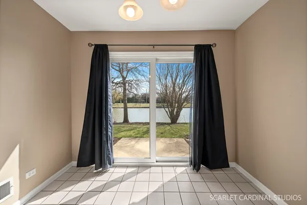 $384,900 | 108 Cambrian Court, Roselle, IL 60172