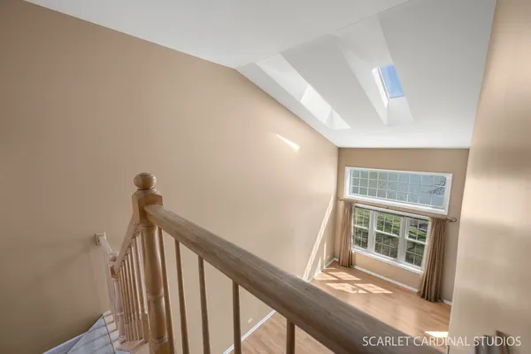 $384,900 | 108 Cambrian Court, Roselle, IL 60172